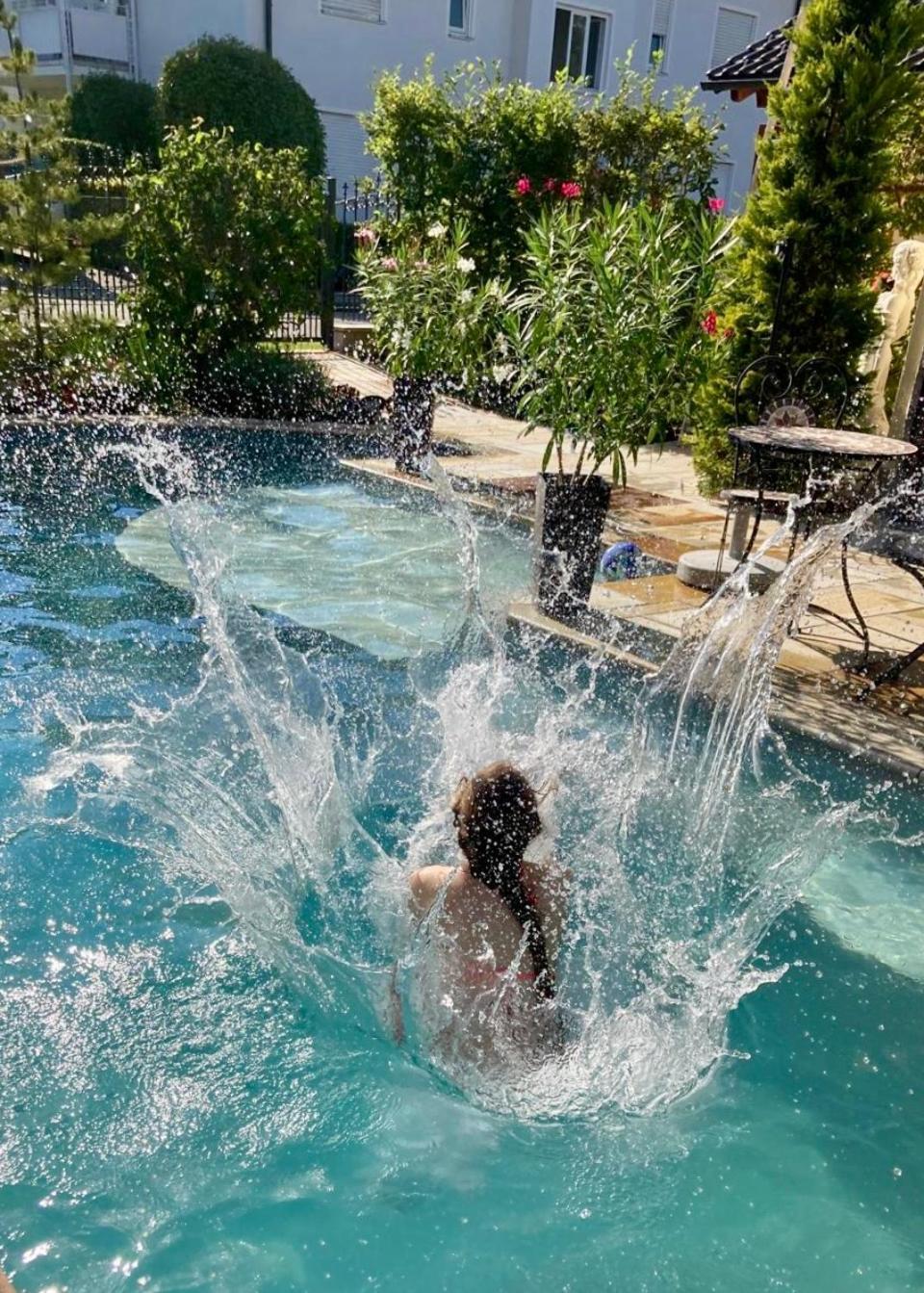 Alpenappartement Traumzeit - Pool / Eigene Terrasse / Garten ベルナウ・アム・キームゼー エクステリア 写真
